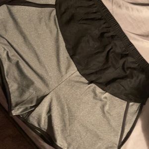 Maternity athletic shorts